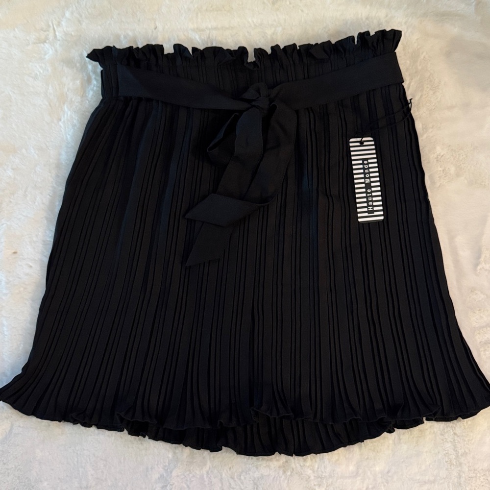 Haute Monde Black Crimped Flowy Mini Skirt w/ Tie Belt - Picture 15 of 16